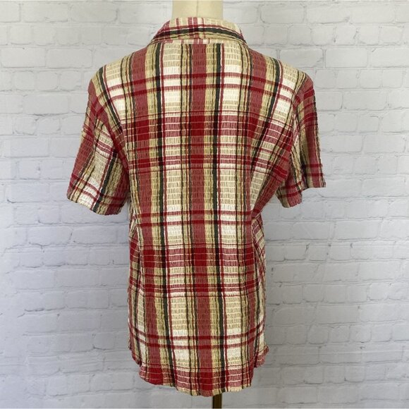 ⭐ 3/$15 Lemon Grass Large Cream Red Plaid Crinkle Short Sleeve Button Up Shirt - Picture 6 of 8